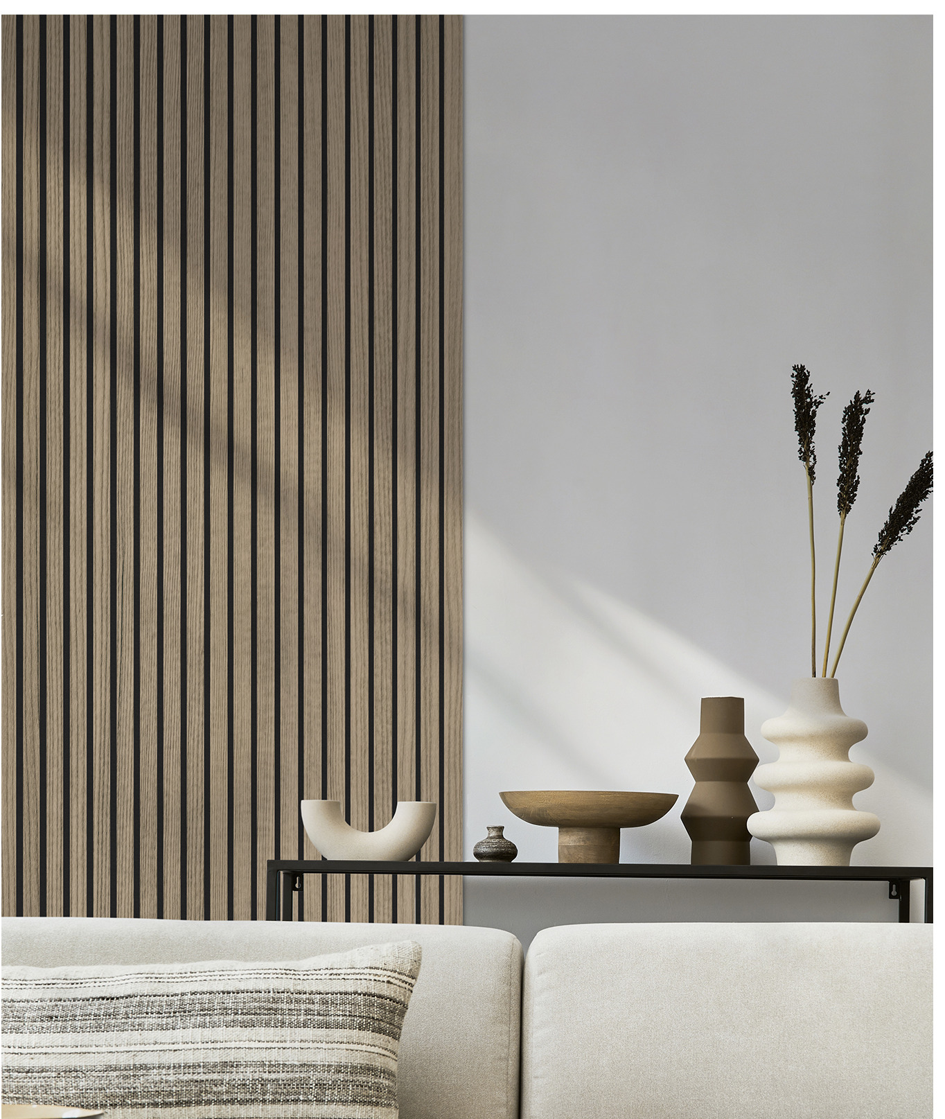 Akustický obklad VENEER Rustic Oak nad konzolovým stolíkom