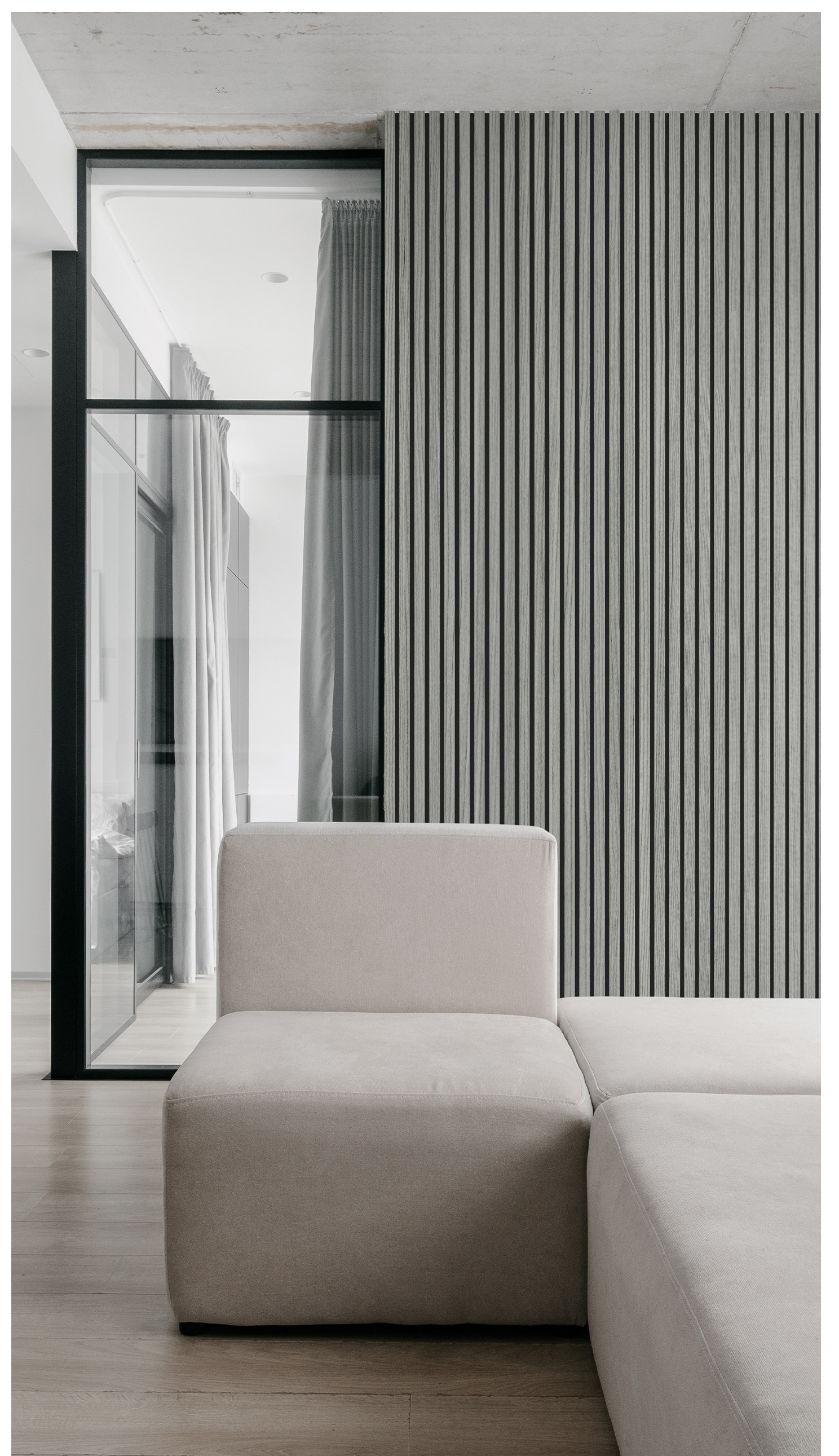 Akustický obklad VENEER Grey vo svetlom obývacom priestore