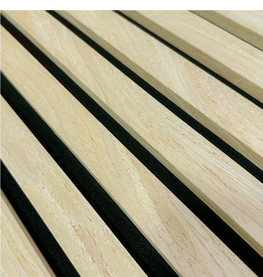 Detail lamiel a čiernej akustickej textílie obkladu VENEER Light Oak