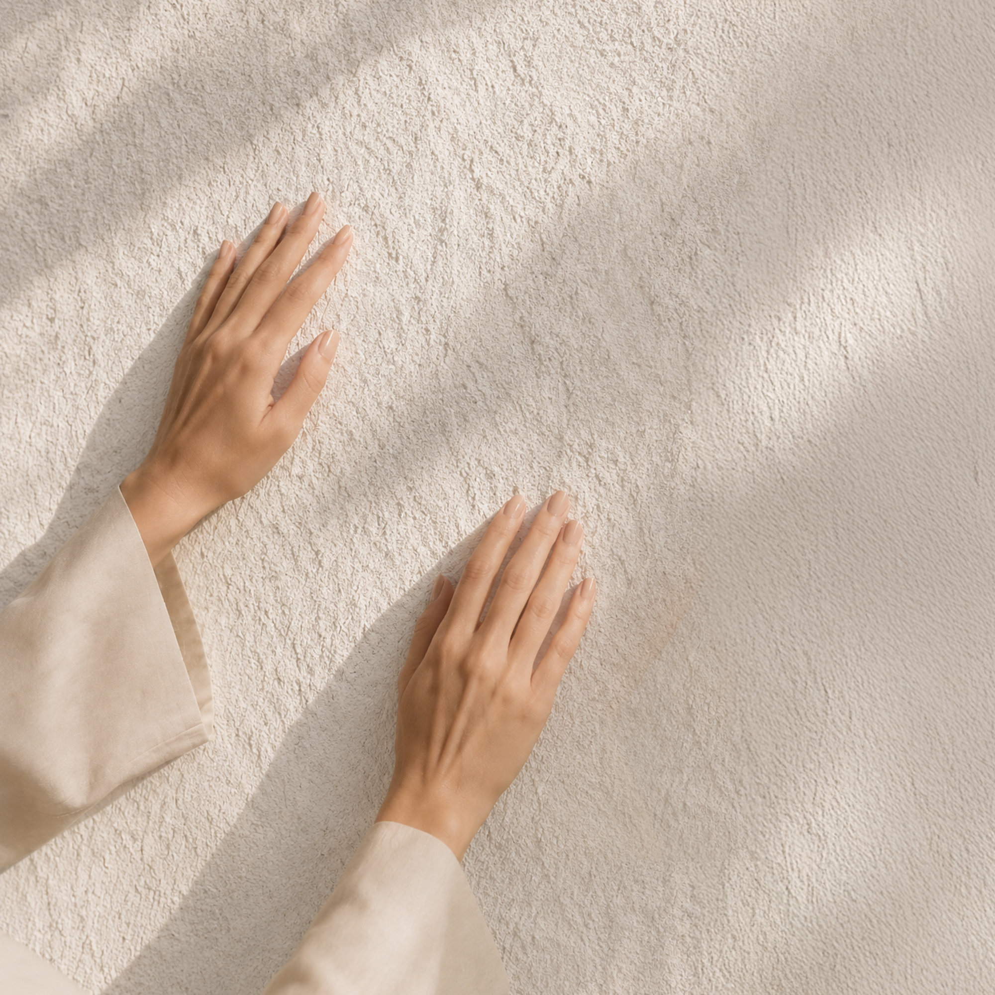 Detail povrchu Flexible Stone Sabbia v ruke